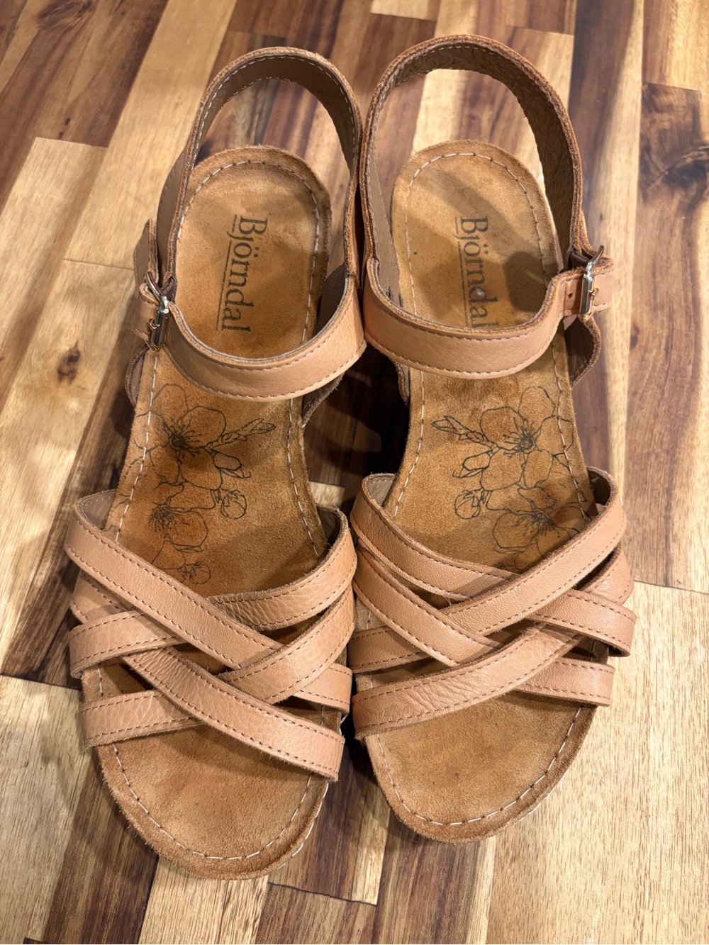Bjorndal Tan Lily Ankle-Strap Women's Sandals.. Size 11